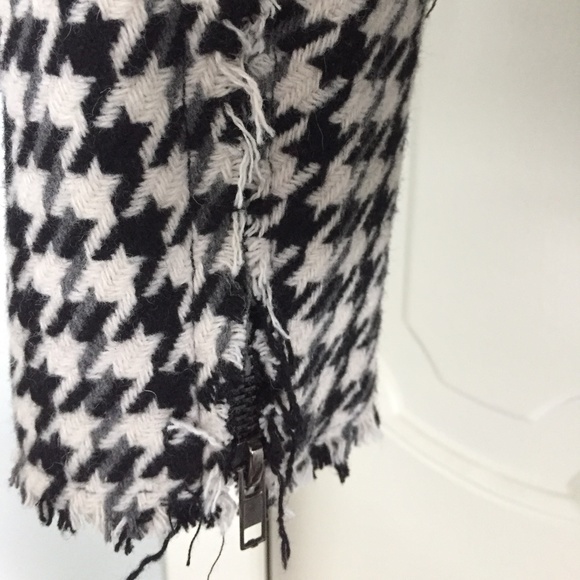 Buffalo black & white houndstooth, fringe jacket, M, acrylic/wool, new (no tags) - Picture 4 of 4
